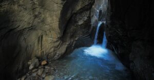 Rahasia Tersembunyi di Bawah Tanah: Mengenal Gua dari Hujan dan Air Dalam Bumi