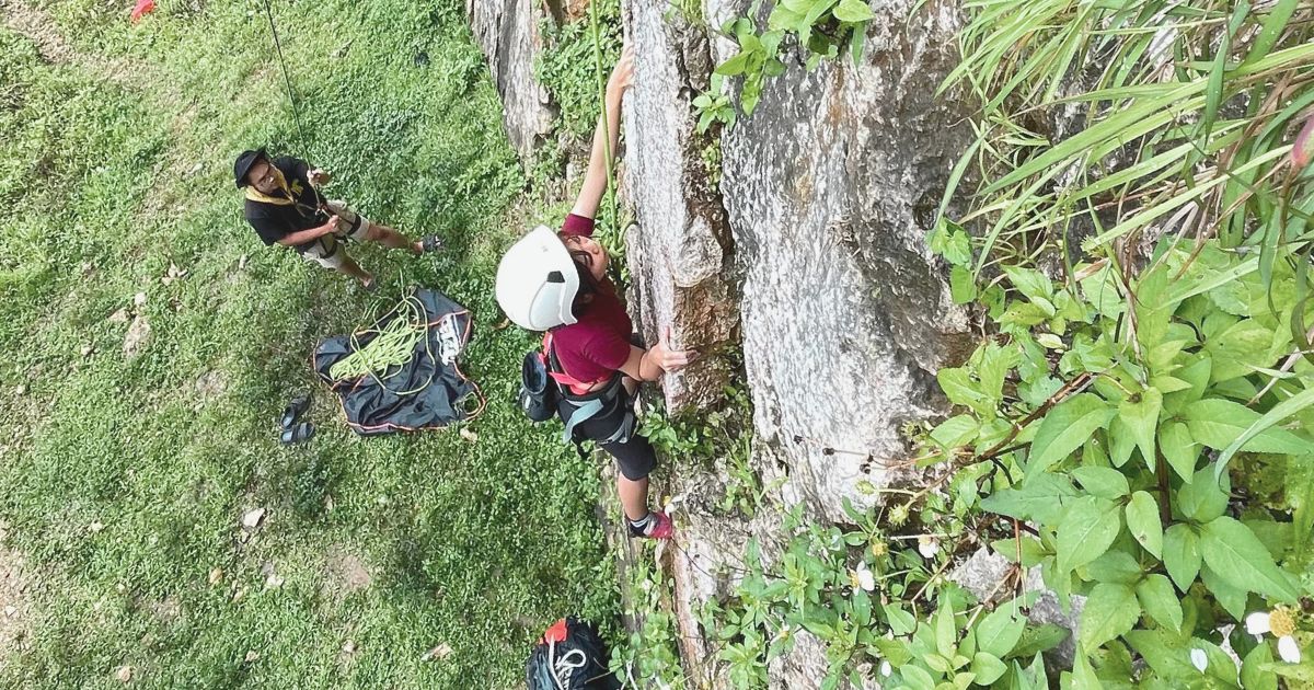 Mengenal Olahraga Panjat Tebing, Manfaat, dan Teknik Dasarnya